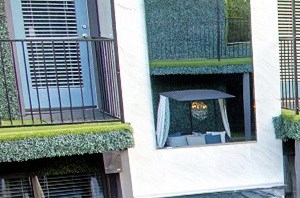 5200 Gaston - GREEN HOUSE courtyard